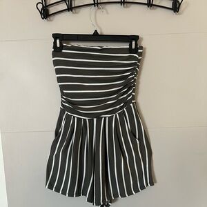 Heart & Hips Gray White Striped Strapless Romper Dress Shorts Boho Summer Size S